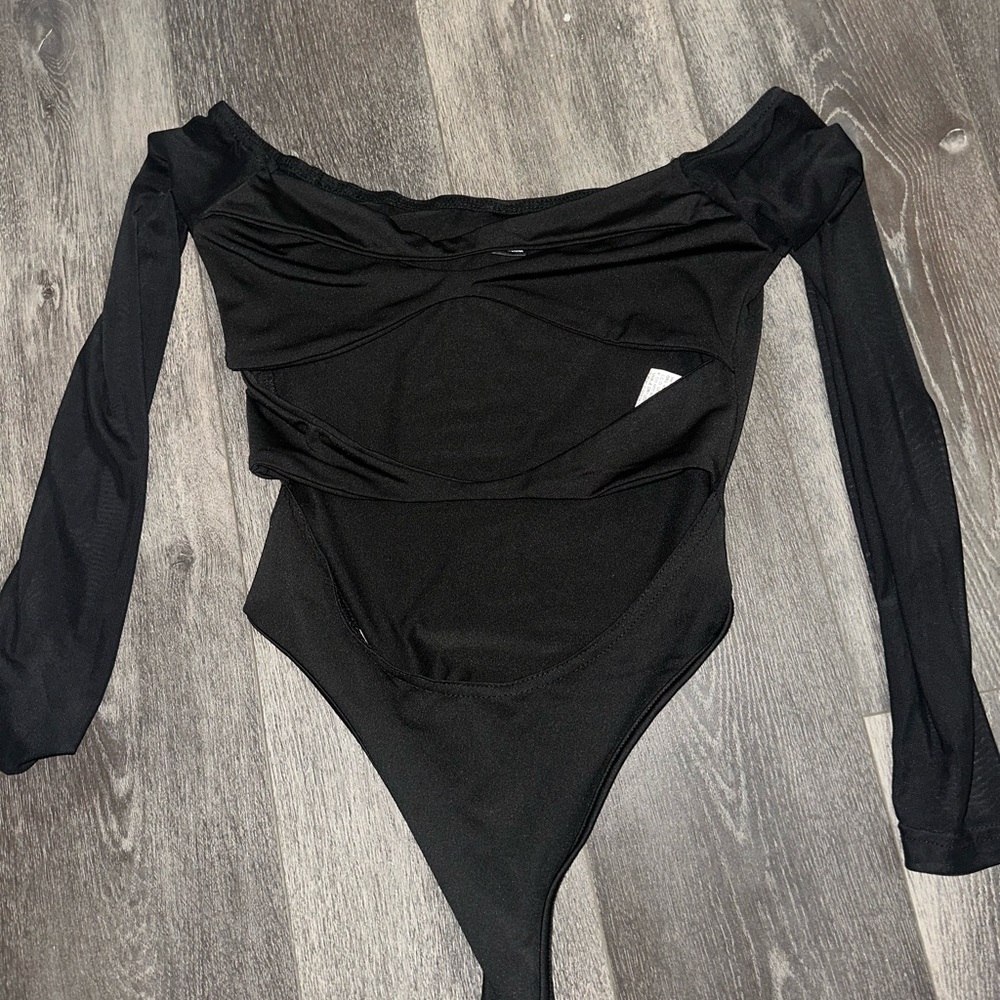 Black Long Sleeve Off-Shoulder Bodysuit